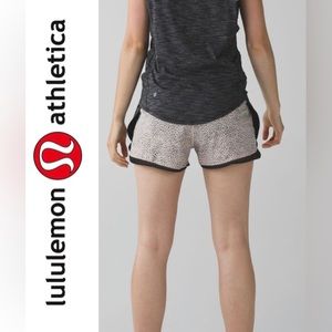 Lululemon Rare Super Squad Short Dottie Dash Grain Black / Black / Grain Size 10